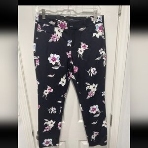 Banana republic woman’s pants Sloan style floral pattern size 0 short